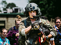 В Техасе спасают людей и животных, пострадавших во время урагана