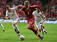 Датчане разгромили лидера. Румыны одолели сборную Армении