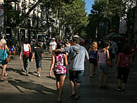 Полиция Барселоны распорядилась закрыть все еврейские учреждения в городе