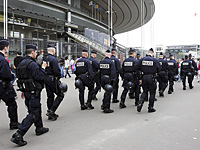 СМИ сообщили об еще одном происшествии в Барселоне: автомобиль сбил полицейских