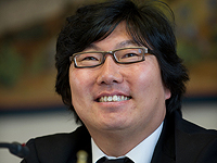 В парижском кафе избит и ограблен бывший госсекретарь и сенатор Жан-Винсен Пласэ