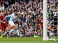 Мане нокаутировал вратаря. 