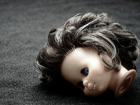 Врачи извлекли из пищевода ребенка проглоченную голову куклы