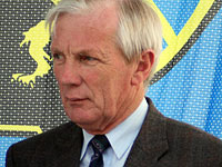 Мэр бельгийского города найден на кладбище с перерезанным горлом