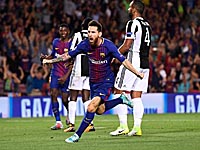 Месси забил два мяча. 