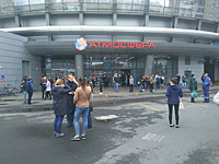 Сообщения о бомбах: в Санкт-Петербурге эвакуируют ряд  торговых центров