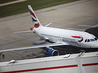 Пассажиров самолета British Airways эвакуировали в аэропорту Шарль де Голль в Париже