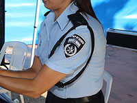 Полицейская из Иерусалима обвиняется в нападении на мужчину во время демонстрации