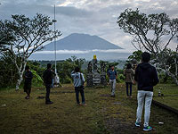 35 тысяч жителей Бали эвакуированы в преддверии извержения вулкана Агунг
