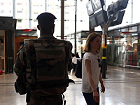 Теракт в Марселе: преступник зарезал жертв  на глазах у полиции