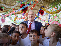 Тысячи израильтян посетили сукку президента Ривлина