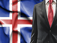 Президент Исландии сломал нос, потеряв сознание в ванной