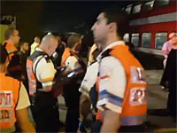 В Лоде поезд врезался в застрявший на путях автомобиль: есть пострадавшие  
