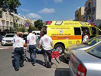 В Хадере пожилой мужчина упал со стремянки, пострадавший в тяжелом состоянии