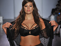 Эшли Грэм, символу моды для женщин с