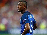 Патрис Эвра был удален еще до матча. Он ударил болельщика ногой в лицо