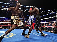 Деонтей Уайлдер в первом раунде уничтожил  Бермейна Стиверна
