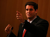 Посол Израиля в США приглашен в полицию для дачи показаний по