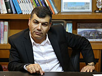 На заседании горсовета Бат-Яма было объявлено, что в зале находится