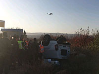 На 899-м шоссе армейский автомобиль столкнулся с бетономешалкой