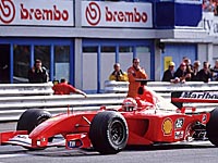 Чемпионский болид Михаэля Шумахера продан за 7.5 миллионов долларов