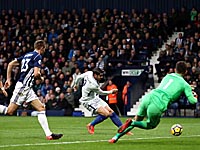 Лидер победил экс-чемпиона. 