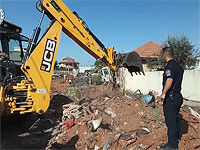 Трое жителей