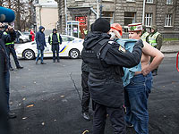 Акция FEMEN около президентской резиденции в Киеве. 21 ноября 2017 года