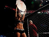 Одна из самых красивых ринг-герлз UFC порадовала поклонников эротическими фотографиями
