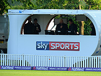 Жена комментатора Sky Sports умерла через три дня после того, как ей поставили диагноз