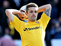 Английский футболист сломал нос, скулу, челюсть, глазницу и запястье в матче против своего бывшего клуба