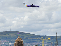 Пассажирский самолет совершил экстренную посадку в Белфасте