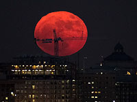 Последнее суперлуние 2017 года. Фоторепортаж