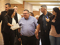 Битан заявил журналистам, что не намерен уходить из Кнессета