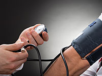 Британские ученые выявили симптом скорой смерти: понижение давления
