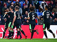 Джермейн Дефо забил гол, похожий на знаменитый  удар Ван Бастена в ворота сборной СССР