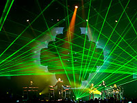 Впервые с 1979 года в Иран приехала западная поп-группа