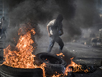 Беспорядки на границе сектора Газы, в Иудее и Самарии; арабы швыряют камни и жгут покрышки