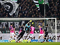 Раффаэл забил два мяча. 