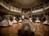 Церемония сама в Стамбуле: танец, обращенный к основателю суфизма. Фоторепортаж