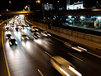 На Аялоне на рекламном стенде появилась надпись по-арабски: 