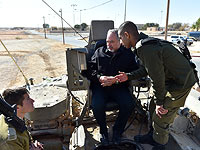 Либерман посетил базу 