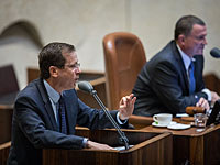 После 42 часов выступлений оппозиция закончила филибастер