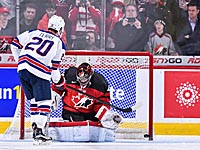 Россияне разгромили сборную Беларуси, американцы в серии буллитов победили канадцев