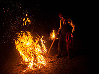 Топоры, костры и мушкеты: фестиваль сосны в Испании. Фоторепортаж