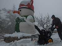 Толщина снежного покрова на вершине горы Хермон – 20 сантиметров