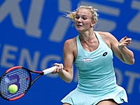 В полуфинале турнира в Китае Мария Шарапова проиграла Катерине Синяковой