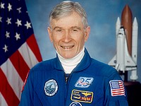 Умер астронавт Джон Янг, высаживавшийся на поверхность Луны