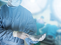 Британский хирург, выжигавший свои инициалы на печени пациентов, оштрафован