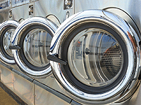 Украинка-работница прачечной лишилась руки,